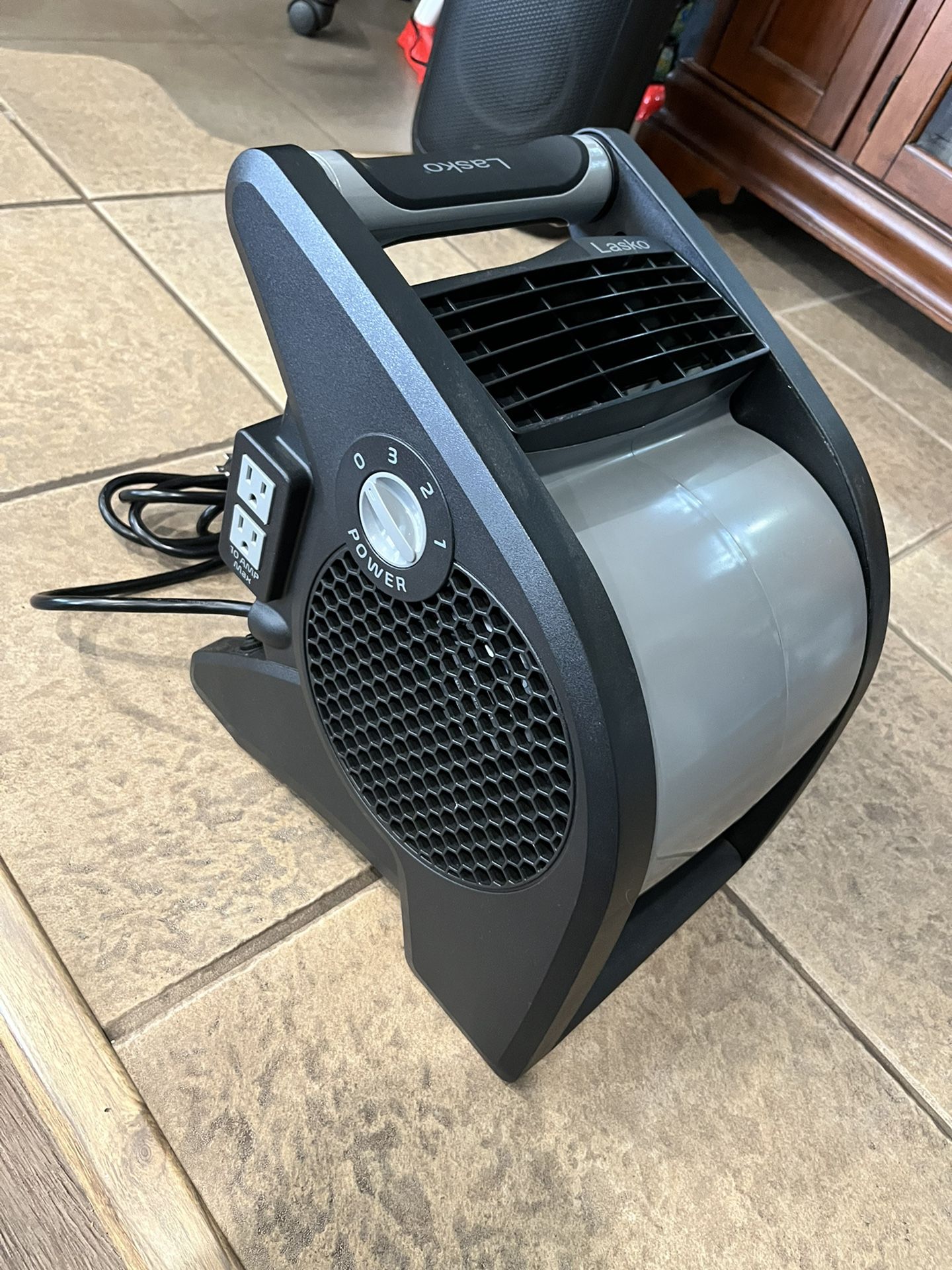 Lasko Utility Fan for Sale in San Fernando, CA - OfferUp
