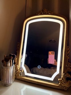 Vanity mirror with lights