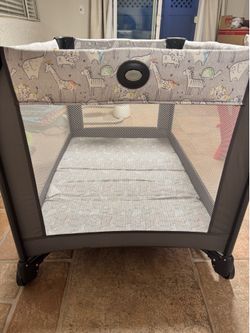Graco pack and play
