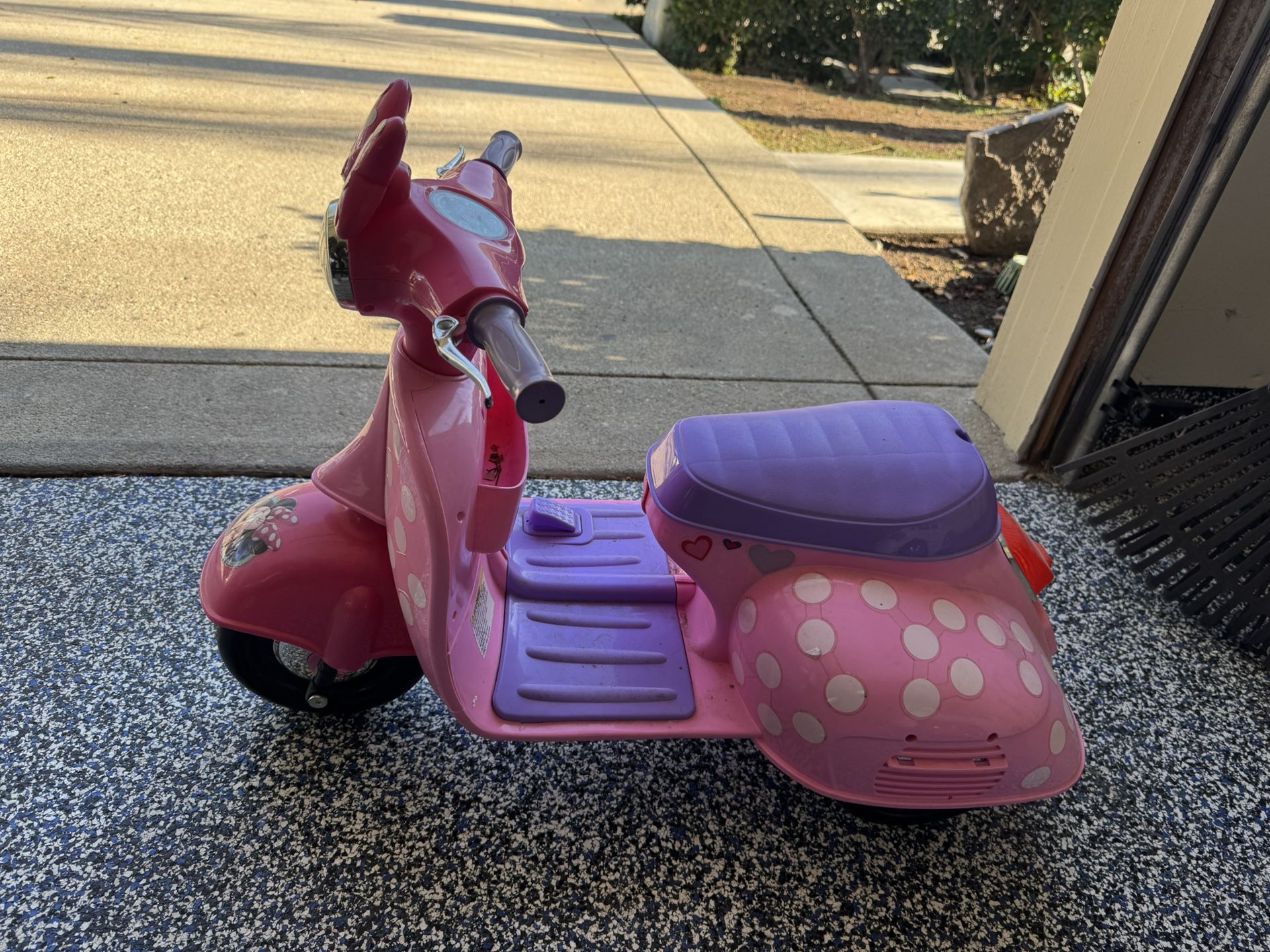 Minnie Mouse Ride On Car