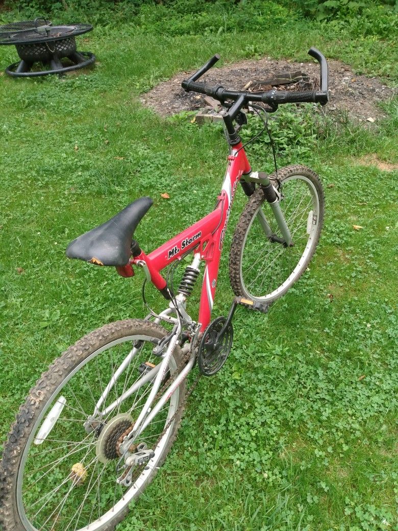 Mountain Bike. Red. Adult