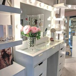 makeup vanity 