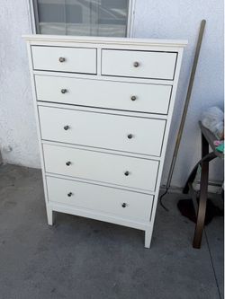 6 drawer white IKEA dresser !