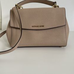 Micheal Kors Purse