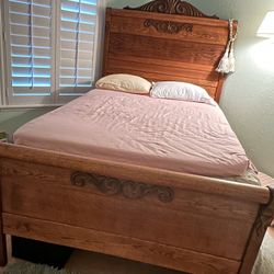 Antique Bed!  Solid 