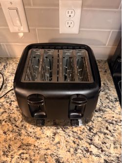 4-Slice Toaster – Excellent Condition