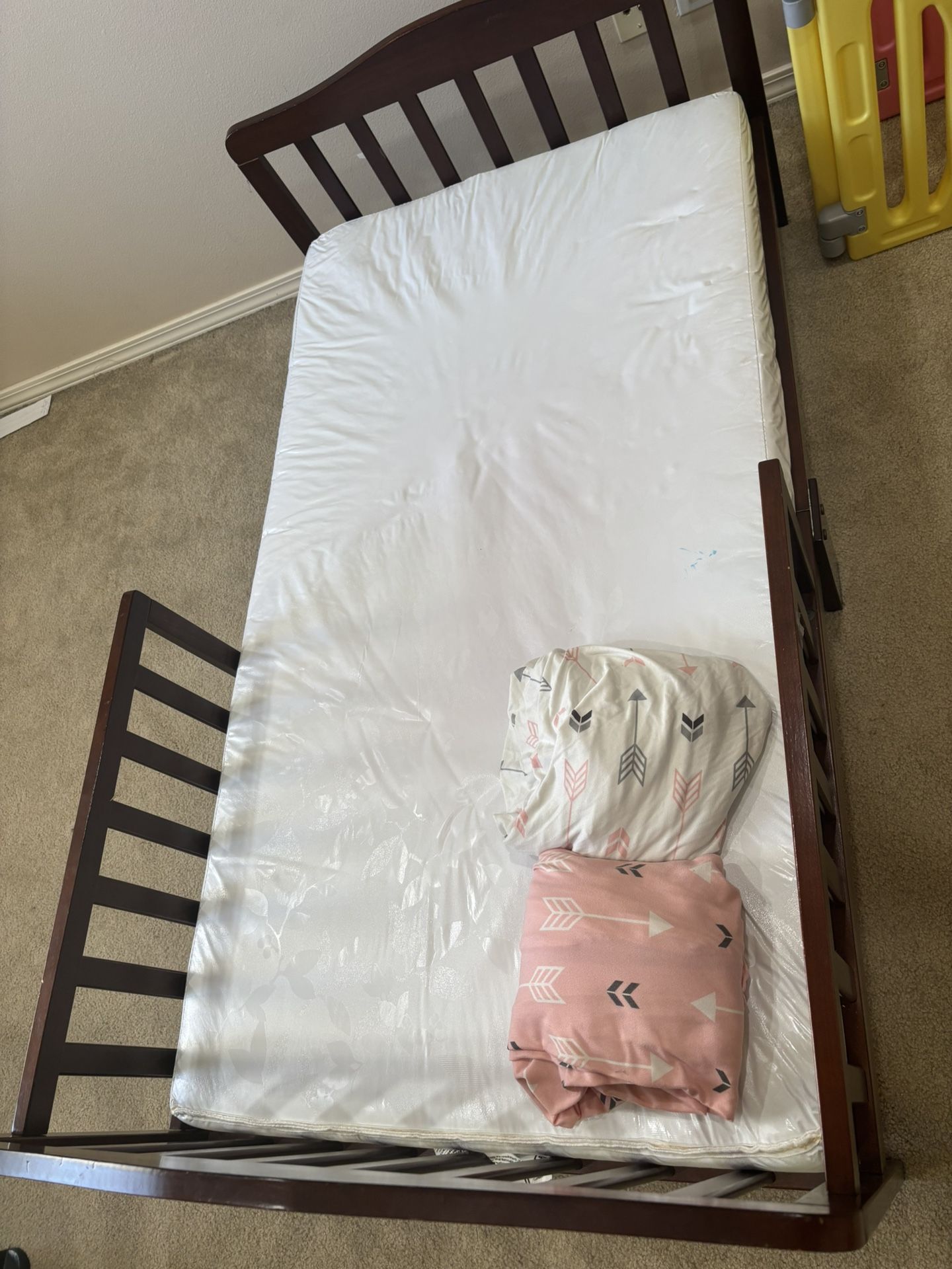 Free Mattress Toddler Bed 