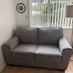Gray Couch (Loveseat)