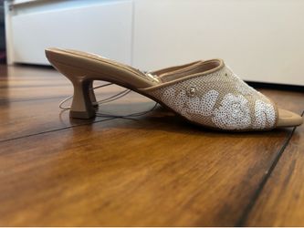 Anne Klein white/tan slides