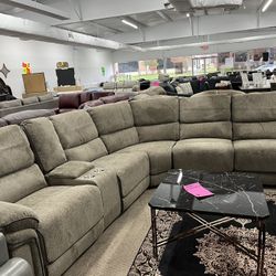 Durable Fabric Reclining Sectional With USB Port And 3 Recliner 