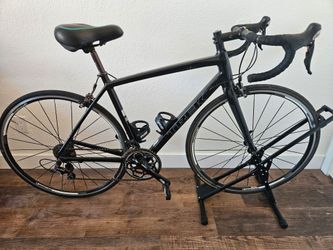 Trek Madone 2.1 Road Bike + Triathlon Bundle