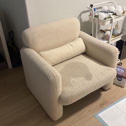 Plush Chair 
