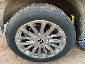 2024 Cadillac Escalade rims with center caps