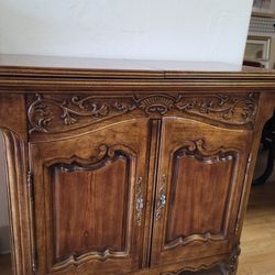 BEAUTIFUL VINTAGE BAR TABLE