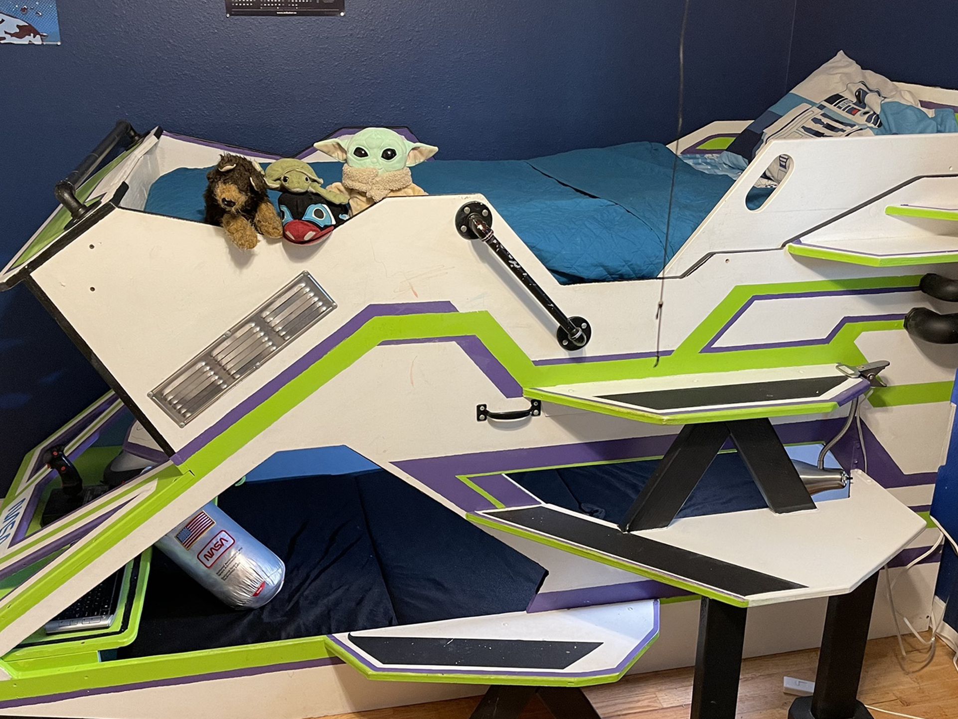 Kids Bed (custom Buzz Lightyear Spaceship)