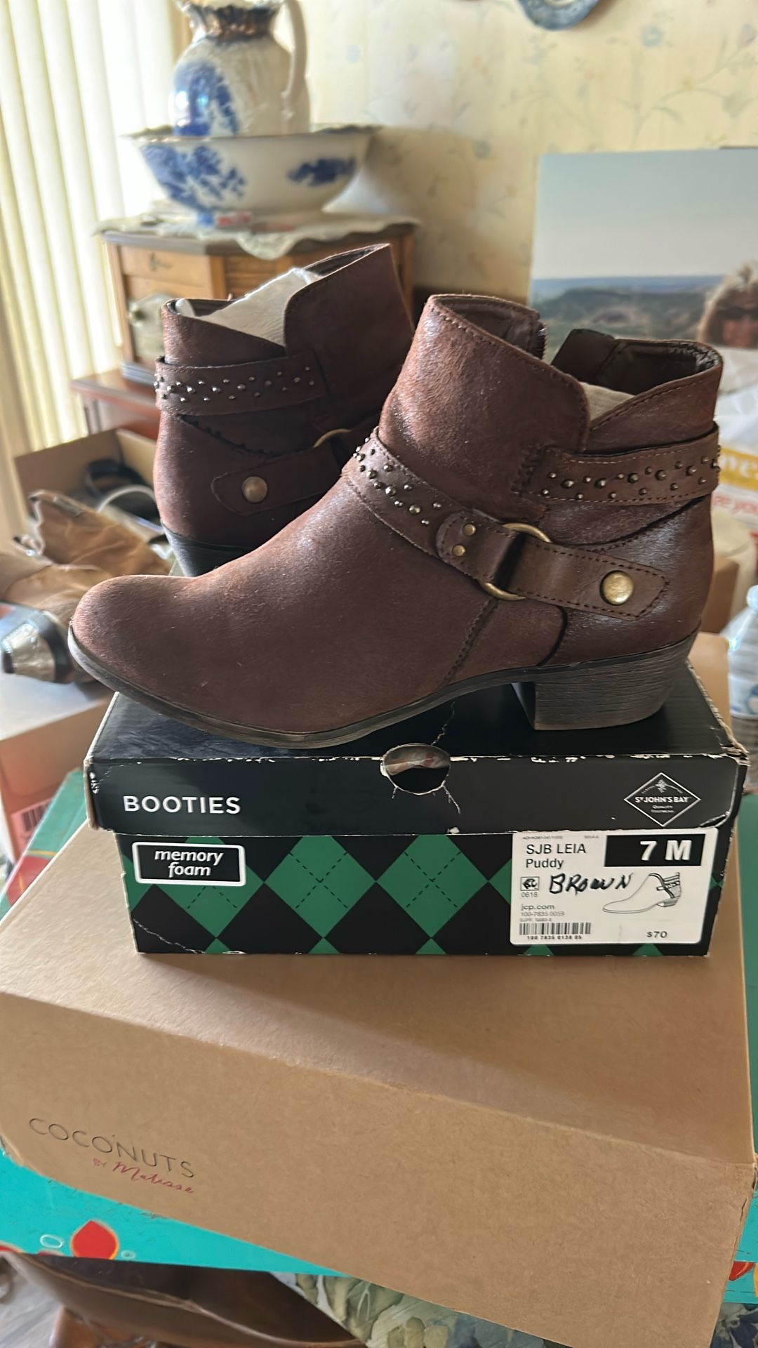 St JOHNS BOOT SIZE 7