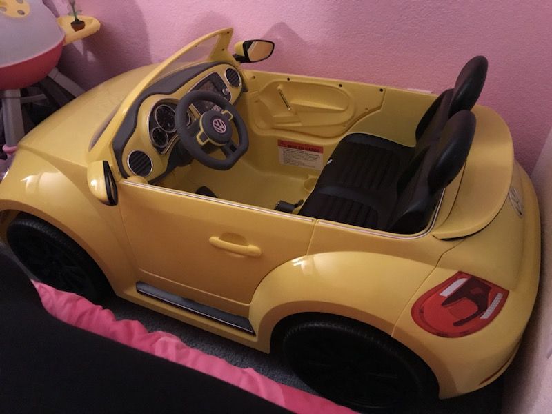 Kid Trax VW Beetle Convertible 12 Volt Battery Powered Ride On for