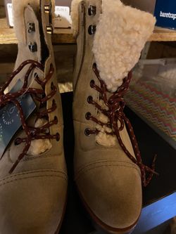 Women’s Naturalizer size 7.5 new in box