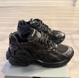 Balenciaga black runners