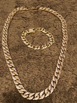 Men’s 14 kt gold Miami cuban iced out chain 28!”and bracelet8 inch no refunds