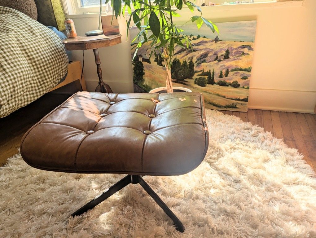 Leather ottoman 