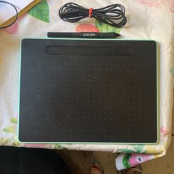 Wacom Intuit m BT Drawing Tablet