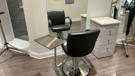 Salon Styling Chair w/Tray Attached
