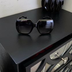 Gucci GG1022s black
