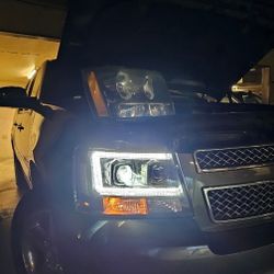 2007-2014 Chevy Tahoe Headlight Assemblys