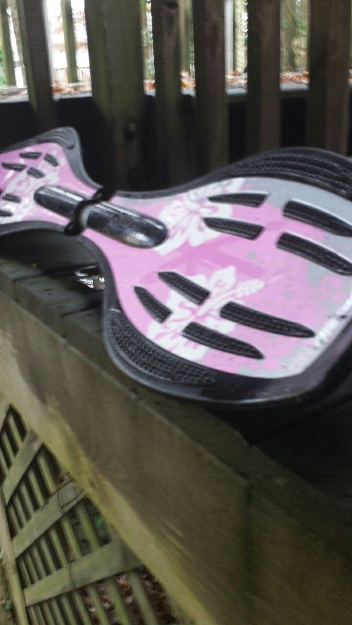 2-Wheel Pink Floral Riding Board