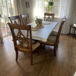 Beautiful Mid Cent Dining Table And Chairs, Very Big And Heavy. Super Comfortable And Chairs Are Huge