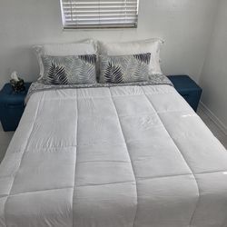 Queen Size Bed w/Frame