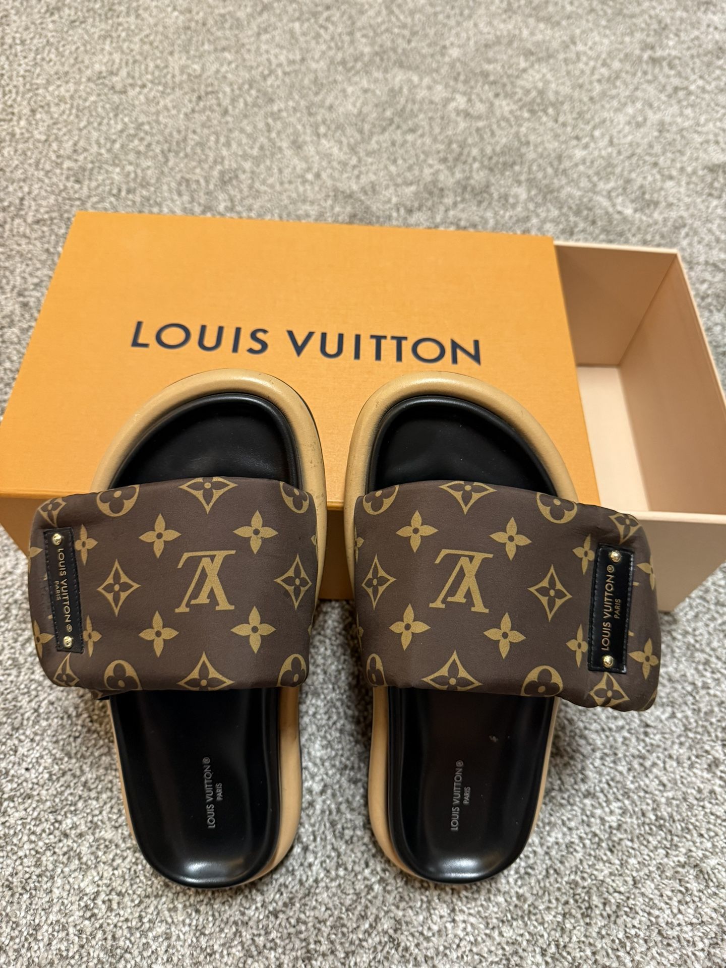 Louis Vuitton Slide Sandals Womens 36 Pool Pillow