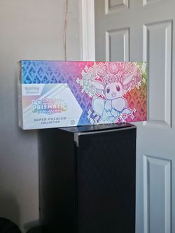Pokemon Scarlet & Violet Prismatic Evolutions Super Premium Collection