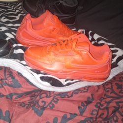 Men's Red Airmaxs Sz 11. Orange Lebron James brand new. Size 10.
 All the other ones are 91/2  Nike Boots 9 and a 1/2