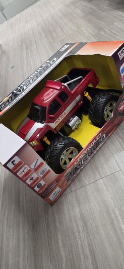 Chevrolet Silverado Remote Control R/C Truck 1:10 Scale - New