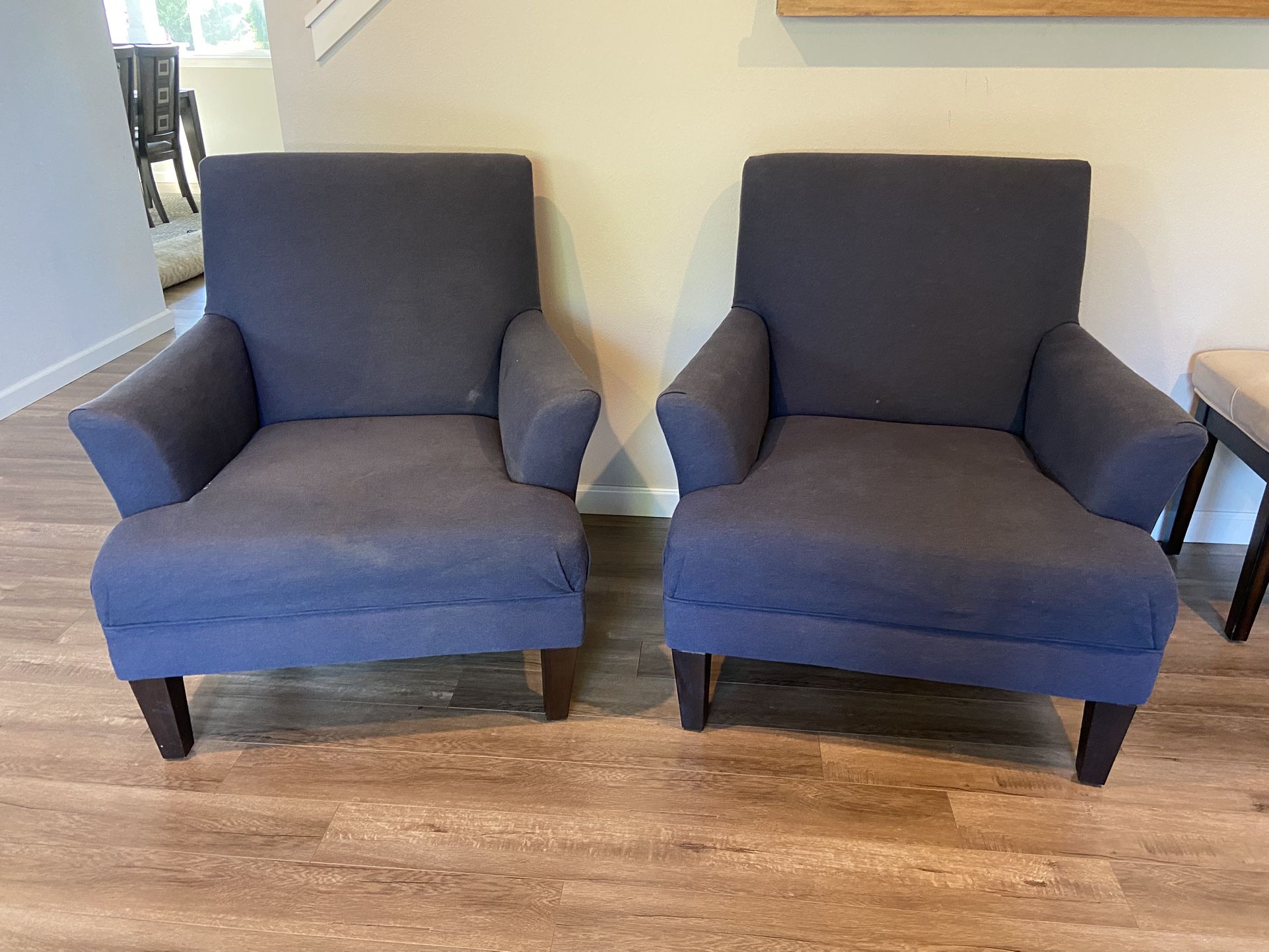 Accent Chairs 
