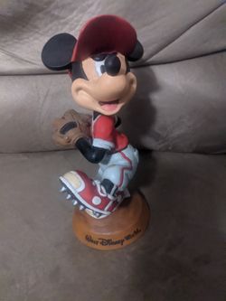 Disney Mickey Mouse WDW Baseball Bobblehead