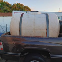 500 Gallon Poly Water Tank 