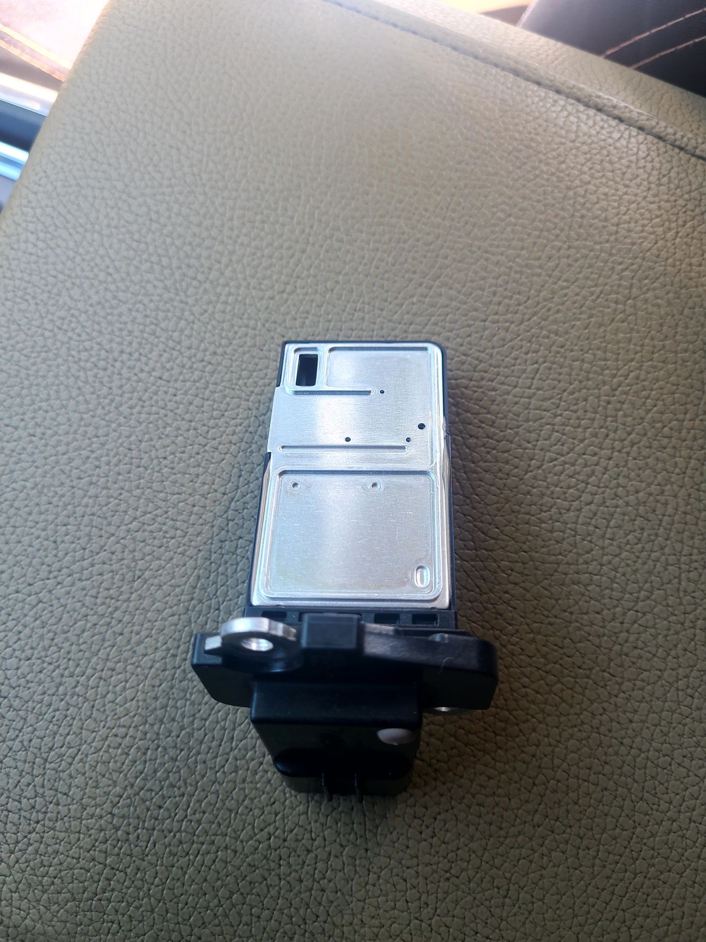 MAF SENSOR  HITACHI OEM   Usado  Trabaja Perfecto Para Acura Mdx 2014-2020  Sirve Para Muchos Mas Modelos De Acura Y Honda  Puede Probarlo Testiarlo