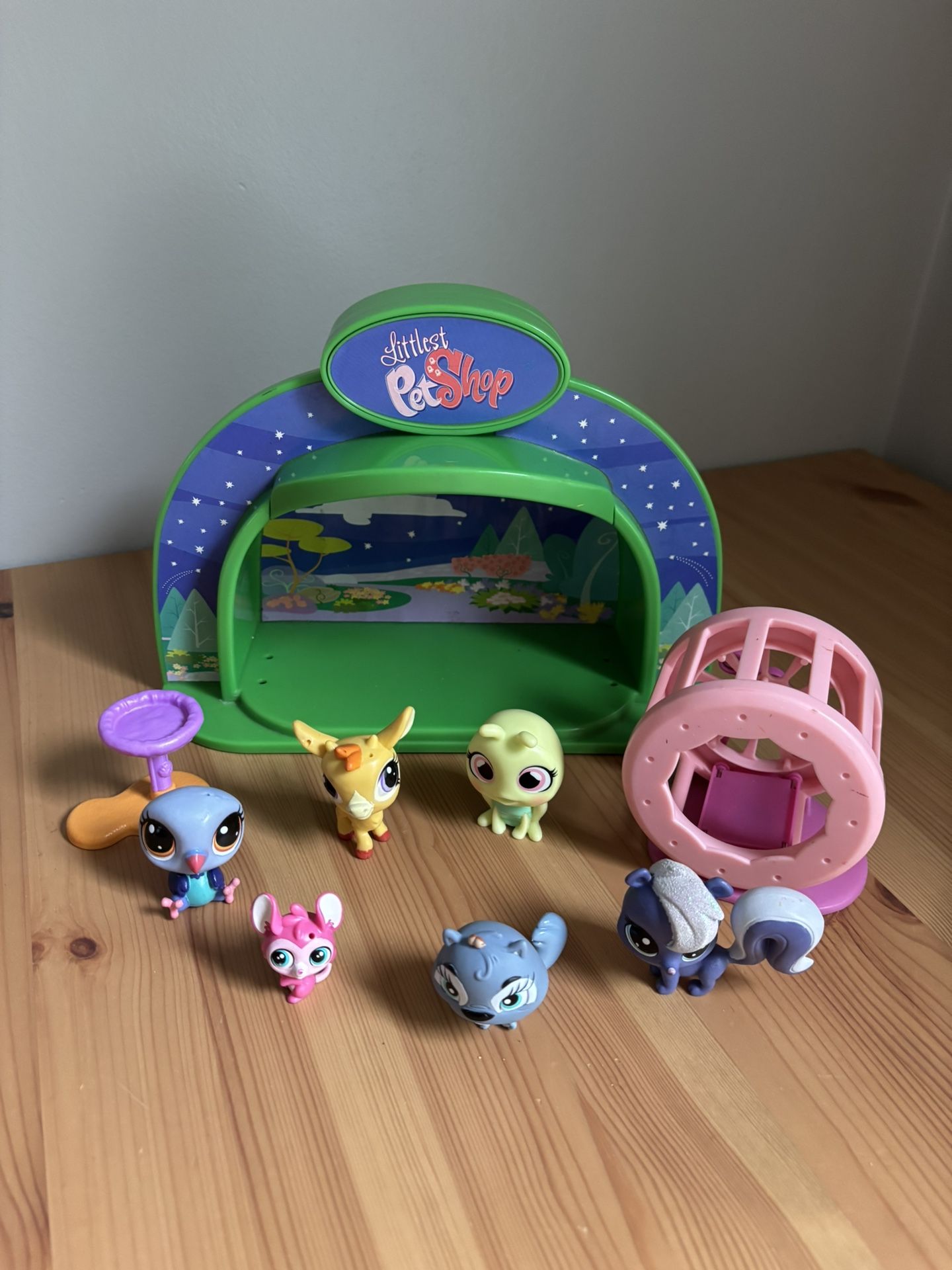 Hasbro Littlest Pet Shop Light Up Cozy Campfire Dome Stage Light Works