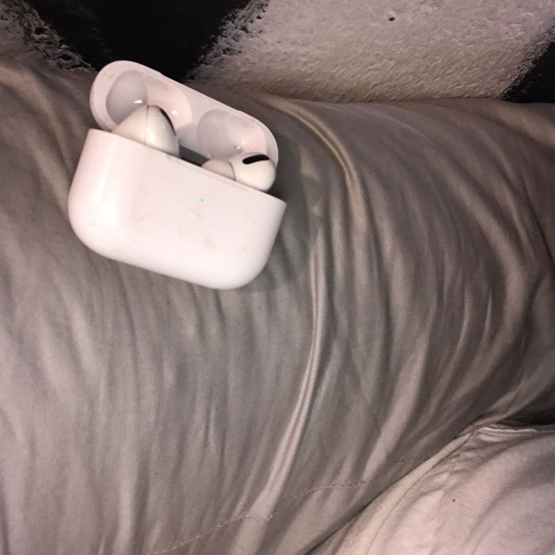 Apple AirPods