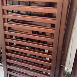 Kids Convertible Crib/bed 