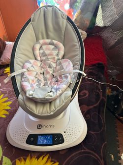 4moms baby rocker for Sale in Bakersfield, CA - OfferUp