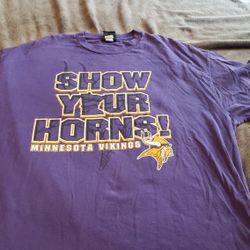 Vintage Mens 2XL XXL Purple Minnesota Vikings NFL Short Sleeve T-Shirt