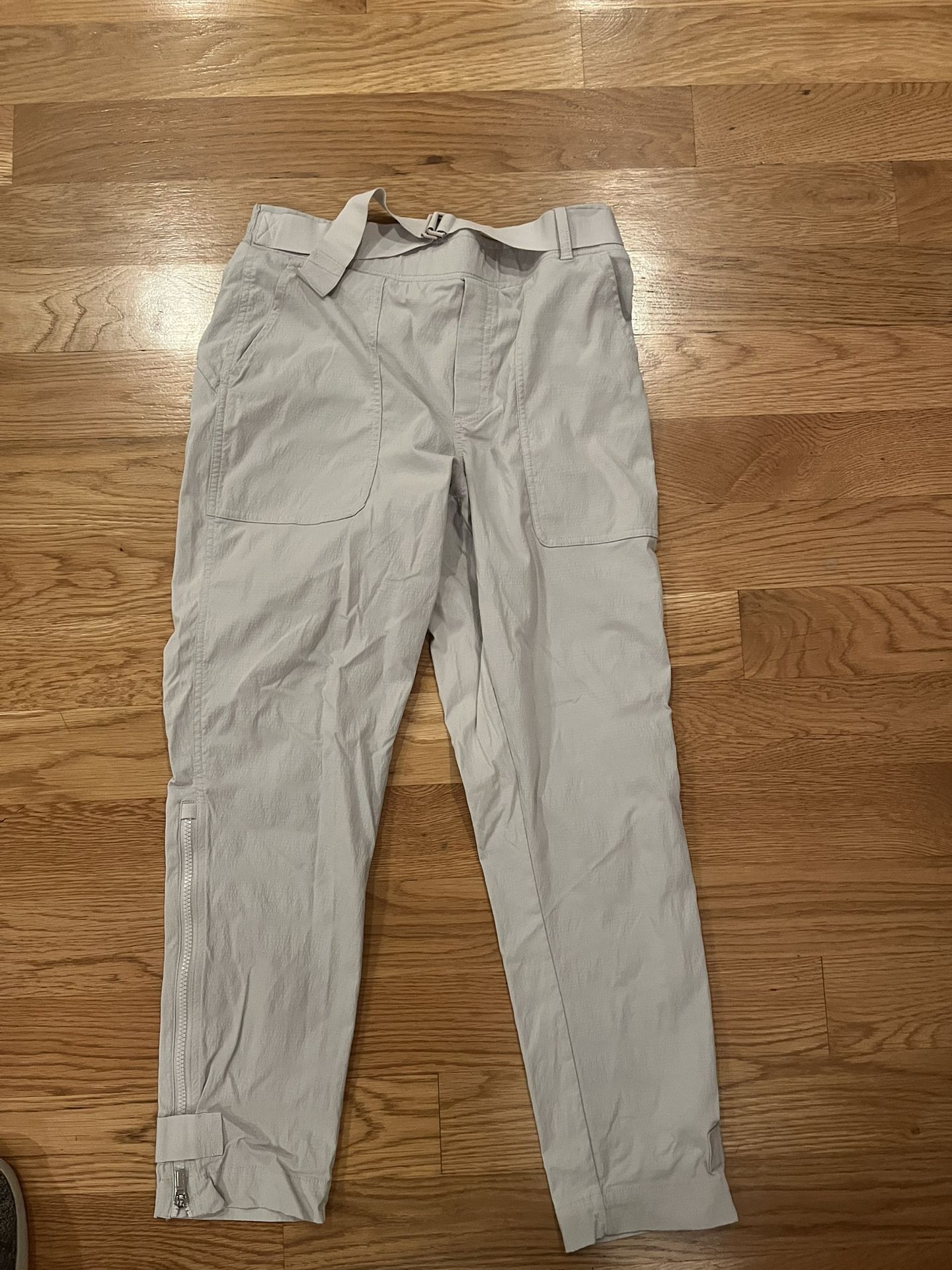 Athleta Women’s Ivory Trekkie Pant Size 6 EUC