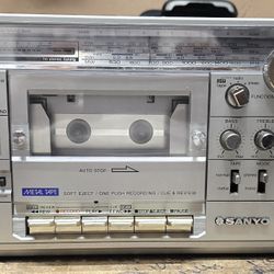 Sanyo M7900k