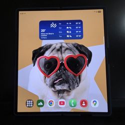 Used SAMSUNG GALAXY FOLD 6 BLUE-1TB STORAGE; 1 pixel flaw seen in last pic circled 