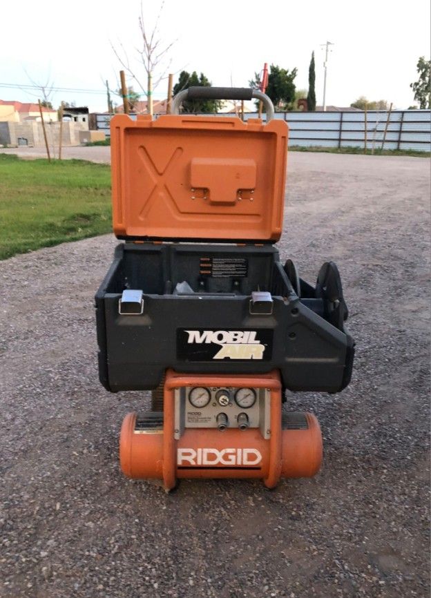 RIDGID MOBIL AIR COMPRESSOR