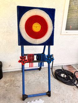 Axe throwing game